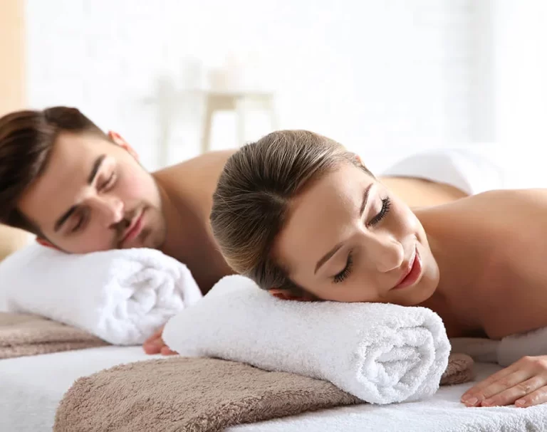 Read more about the article Unleash the Power of Togetherness with Couples Massage